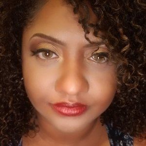 Meet your Posher, Ivy